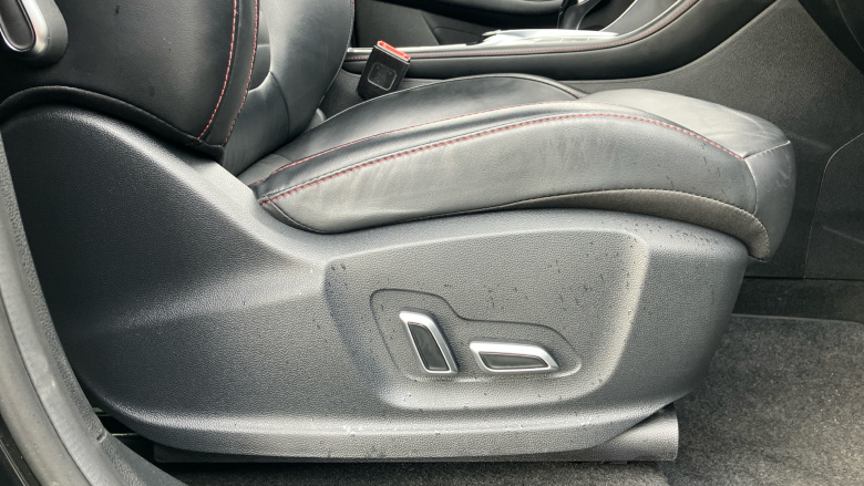 MG Hs 1.5 T-GDI Exclusive 5dr DCT Petrol Hatchback